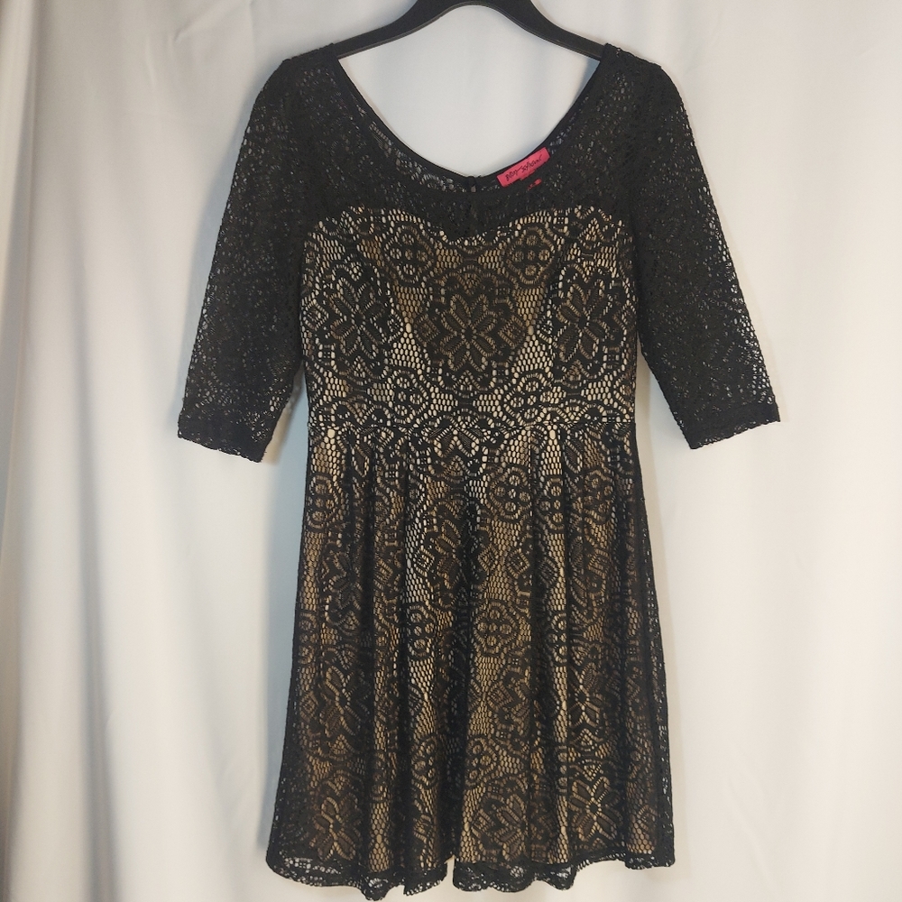 BetseyJohnson size 8 color black and cream - Picture 11 of 14